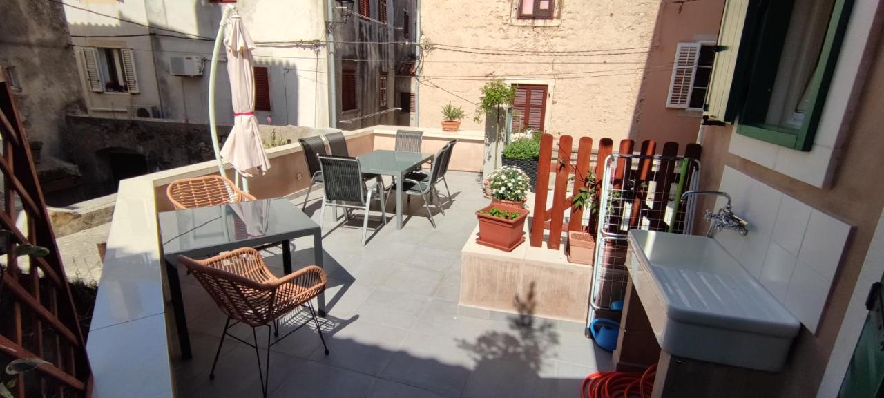 Luxury Apartment - Old Soul With A New Heart Cres Esterno foto