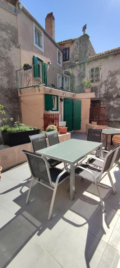 Luxury Apartment - Old Soul With A New Heart Cres Esterno foto